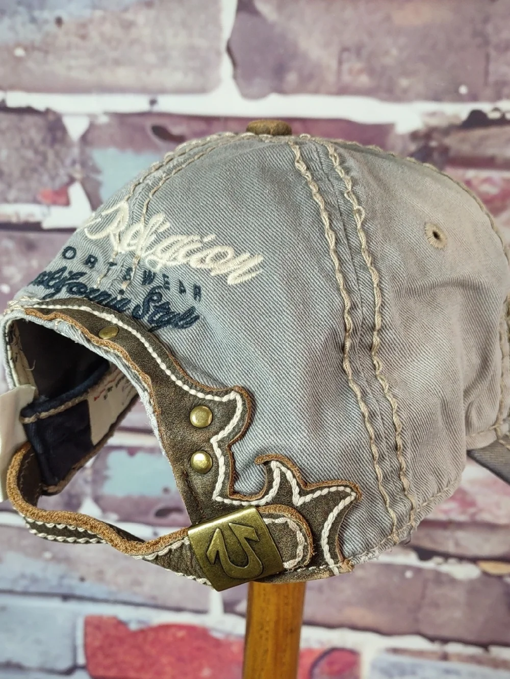 True Religion Vintage Distressed "Horseshoe" Baseball Cap - Picture 6 of 13